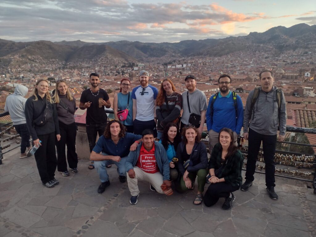 Foto grupal en el mirador del barrio de San Blas.